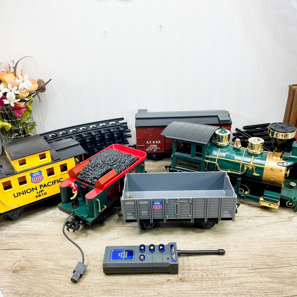 Vintage EZ Tec Coastal Express G Scale RC Train Set Smoke Sounds Pennsylvania RR